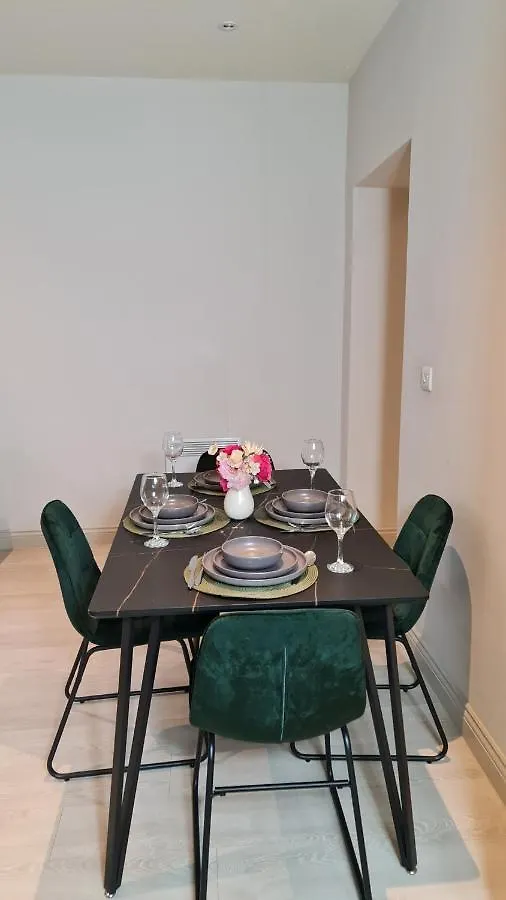 Kest Cozy Apartment In Leeds! Leeds